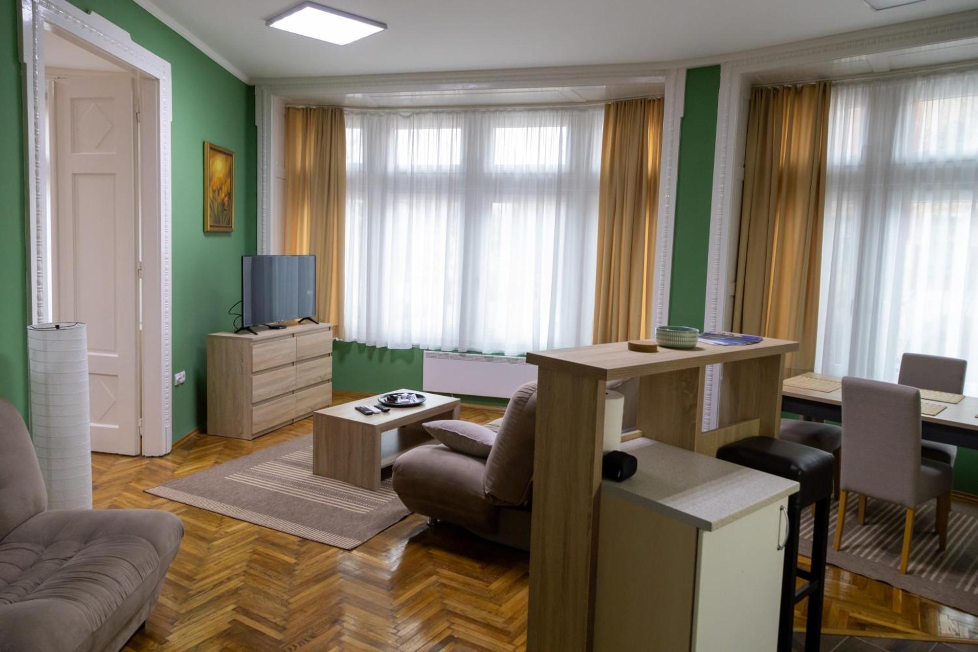 Apartment Prica